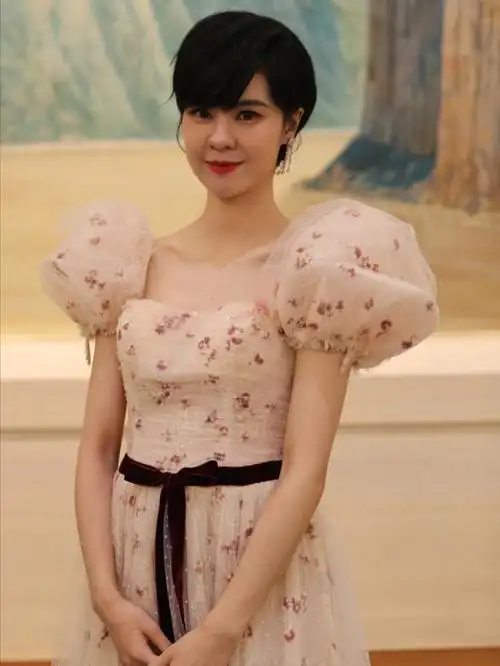 郁可唯真人超甜