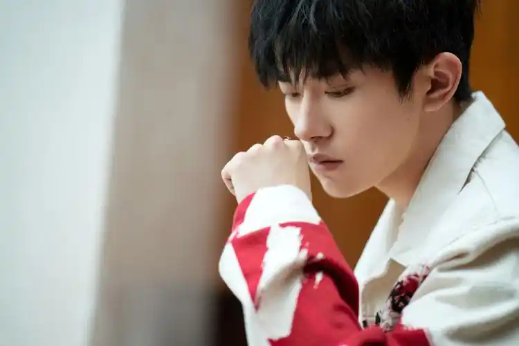 易烊千玺 - 堆糖,美图壁纸兴趣社区