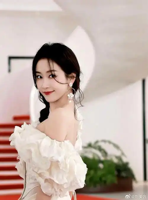 杨蓉徐梦洁刘美含扎堆,各类题材都有质量不输长剧太卷了_腾讯新闻