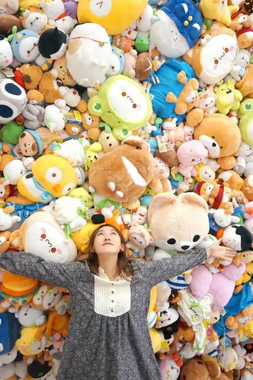 双层楼高的娃娃墙超100款独家正版娃娃俘获你的少女心