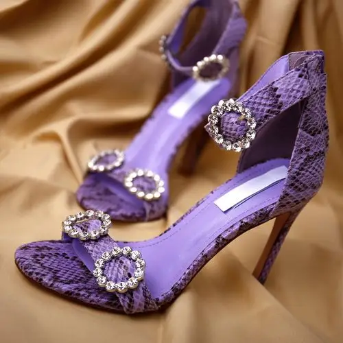紫色水钻一字扣带高跟凉鞋2020夏季时装凉鞋