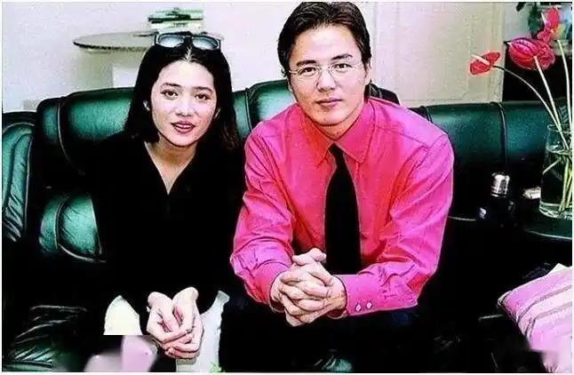 手撕他俩的是林瑞阳的原配前妻曾哲贞.