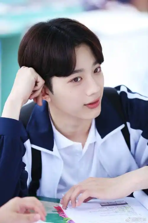 敏感美学赖冠霖(初恋那件小事)剧评