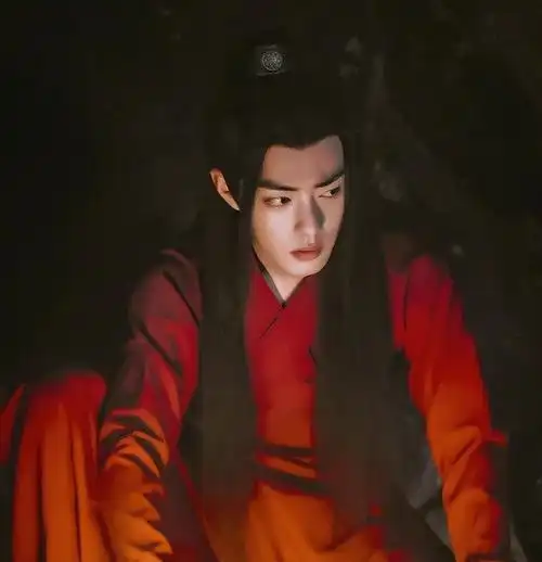 肖战玉骨遥红衣路透曝光满屏长腿气质佳看到颜值爱了