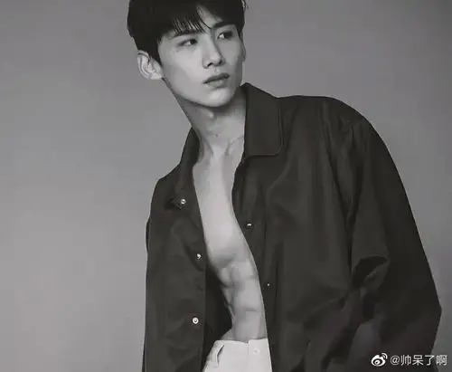 男明星腹肌图合集来看谁身材更好