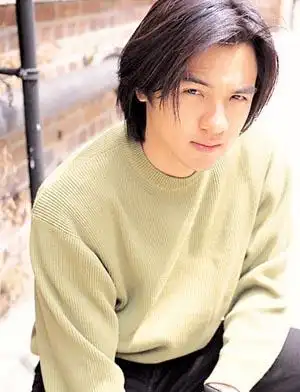 资料图片:冯德伦精彩写真(3)