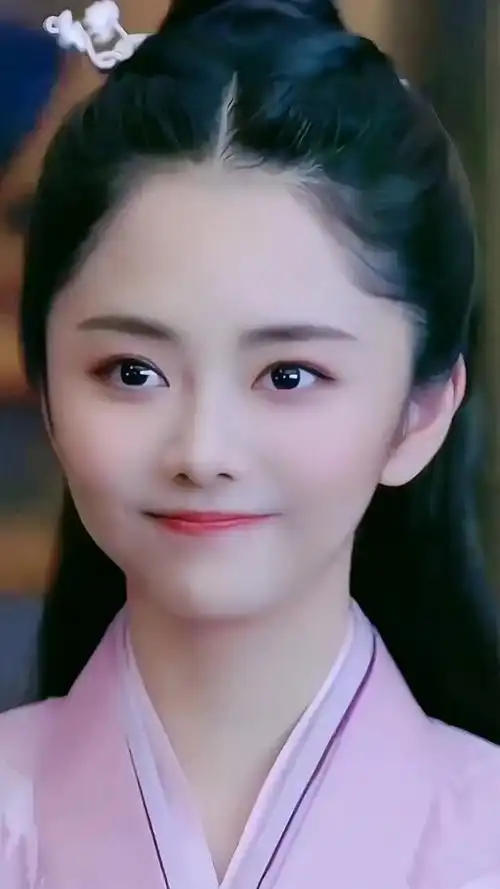 谭松韵锦衣之下古装俏皮可爱!