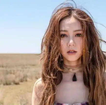 时尚皮裤女王邓紫棋衣品飞涨靠的是造型师男友