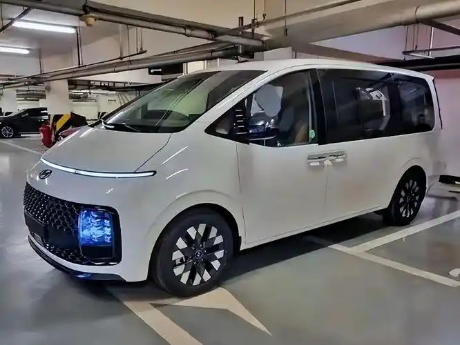 现代全新mpv实车曝光,科技感与未来感爆棚
