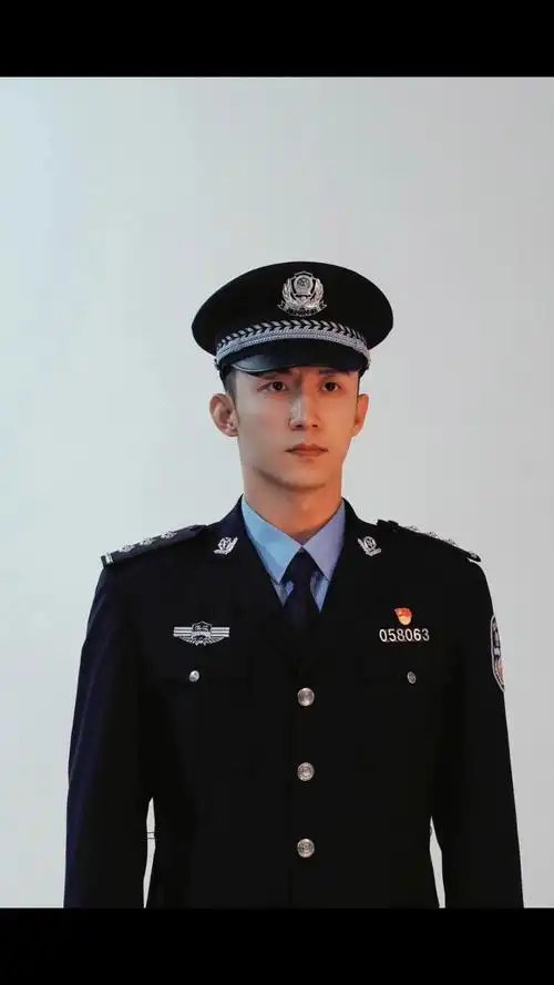 黄景瑜制服角色团建##黄景瑜两个角色打起来了