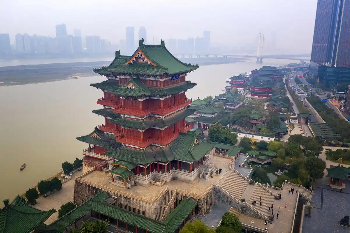 此次计划花费一万元,我们的旅行目的地是江西,那可是号称火炉的