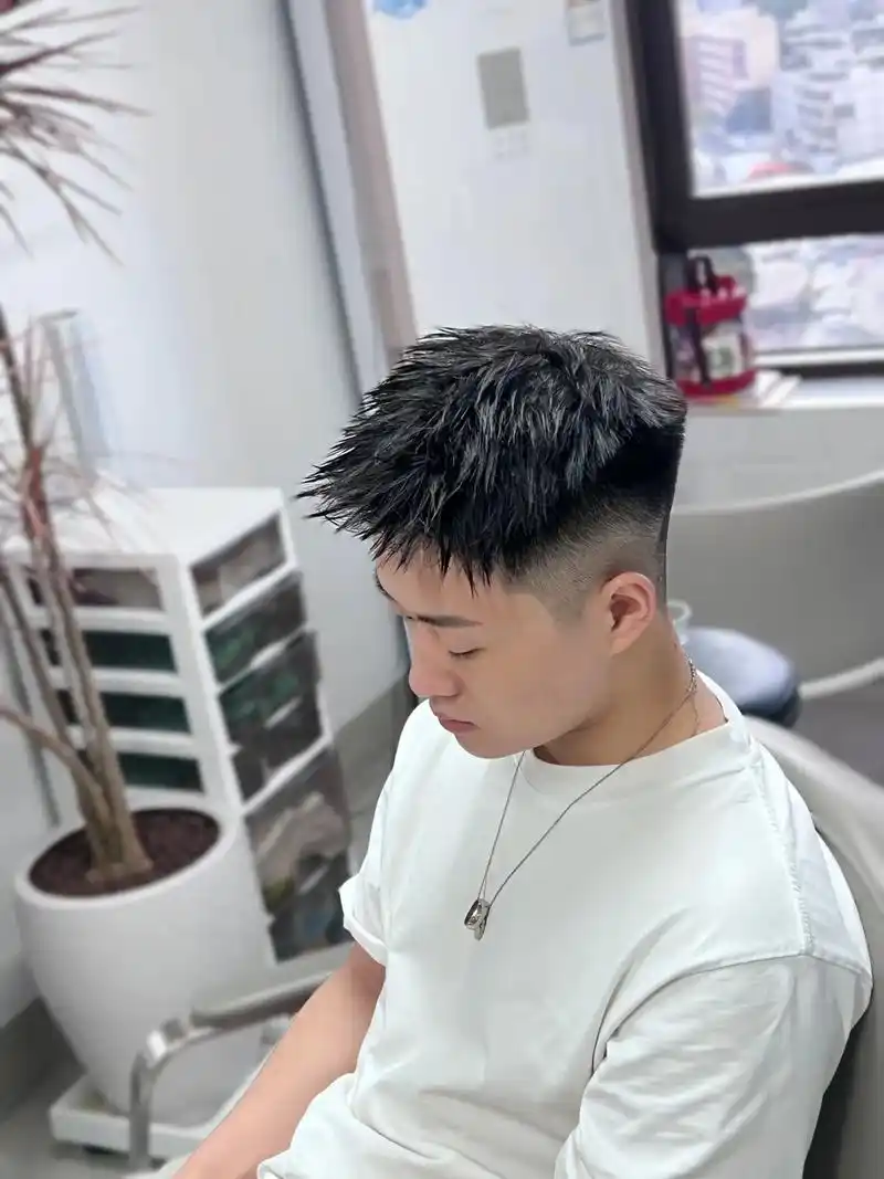 日常超级好打理的一款阳光帅气男孩发型#男生烫发发 - 抖音