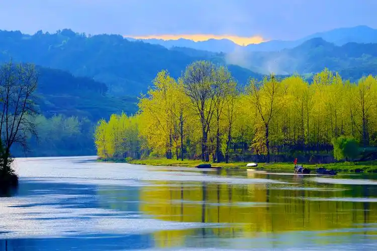 山清水秀,令人心旷神怡