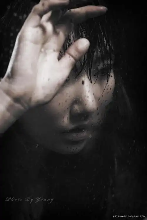 韩国隔着玻璃的朦胧美-女性摄影