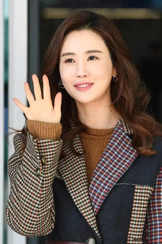 李多海近照曝光又变样,一身帅气骑马装霸气走机场,看脸却认不出