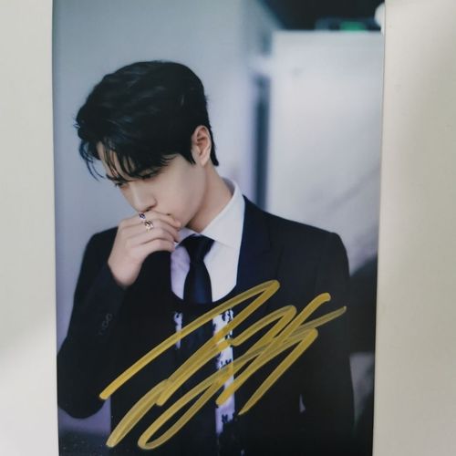 王一博笔签名照时尚周边非印刷6寸 王一博签 非印刷非仿 王一博8