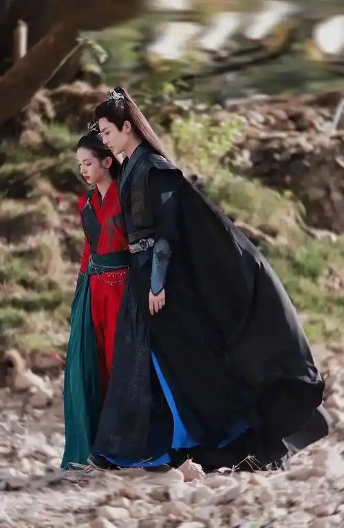 《择君记》邢昭林,张雪迎讲述扬州城首富之女沉妙(张雪迎饰),容貌姣好