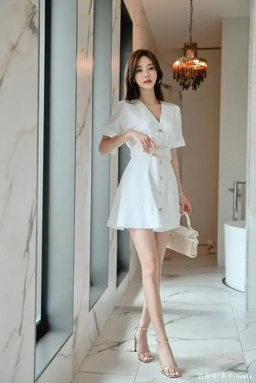 裙子短一寸腿长10厘米孙允珠连衣短裙优美呈现