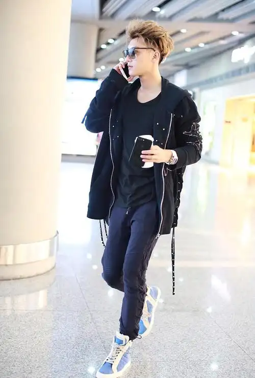 黄子韬图片黄子韬机场街拍图片