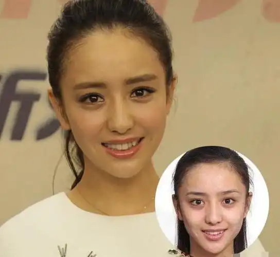 她背地里居然长这样盘点明星素颜照大比拼