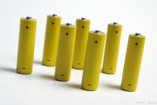 锂离子电池共同发明者约翰·班尼斯特·古迪纳夫去世,享年100岁