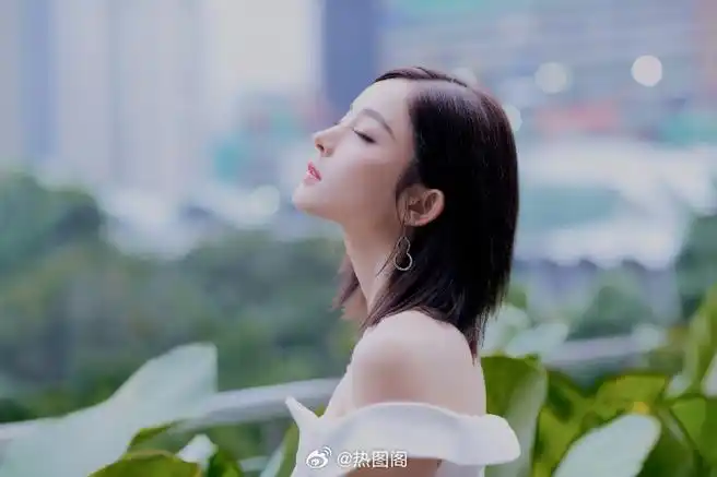 古力娜扎短发迷人写真大片#热图阁公众号#@热图阁