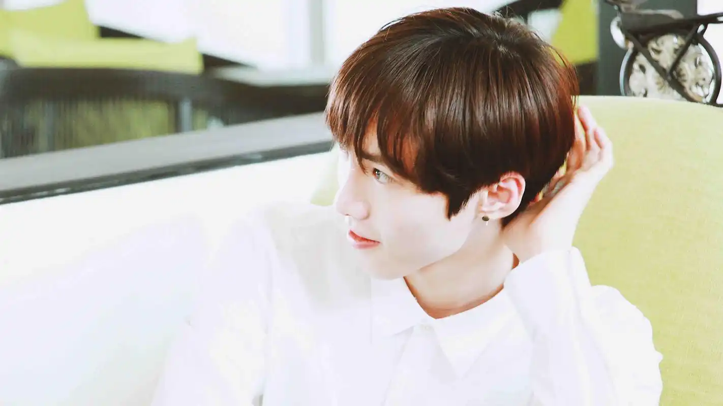 赵磊[超话]#[给你小心心]#r1se赵磊# 哇( . 来自30m为你歌唱 - 微博