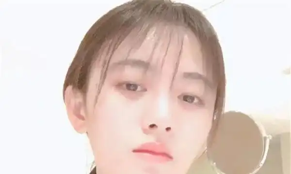 鞠婧祎晒"素颜"自拍!卸妆后如此小家碧玉,网友:爱了爱了_网易订阅