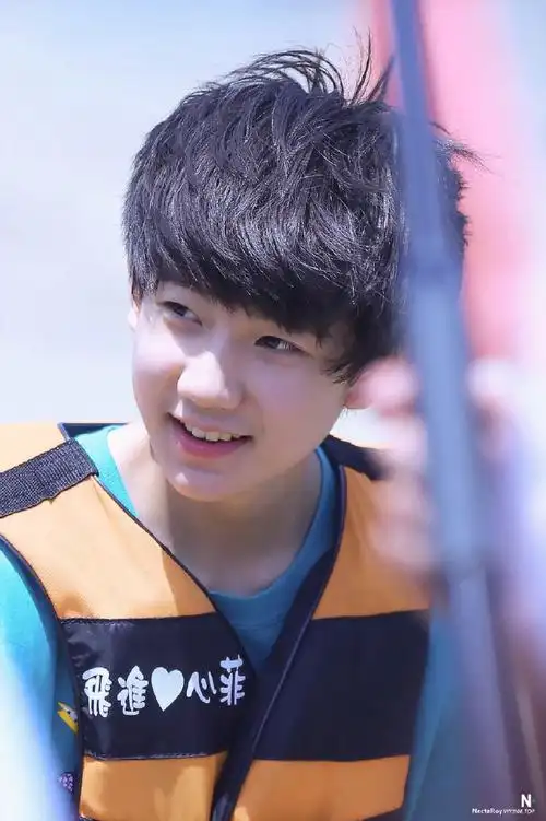 偶像手记 最乖的崽有没有女友粉@tfboys-王源王源超话#王源看我们如何