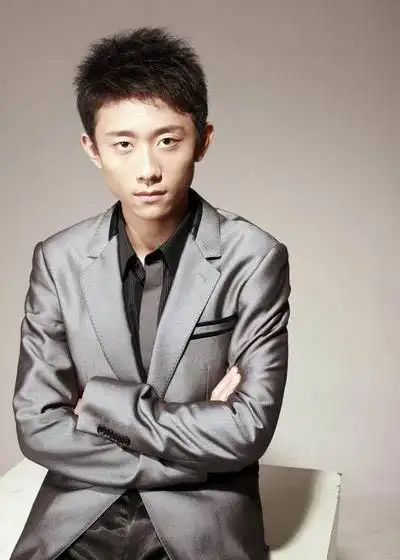 家有儿女中的刘星扮演者张一山今年多大?