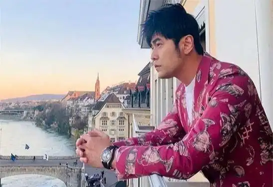 周杰伦连续发文勿扰不表态的事件,官方直接下场力挺式硬气回应