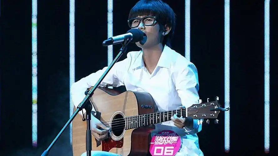 段林希自曝没钱给爸爸换手机因为恐惧社交成了最糊快女冠军