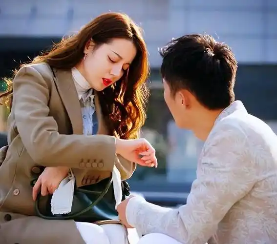 狗仔暗示黄景瑜当爸,迪丽热巴已有身孕,孩子或即将出生_恋情_事情