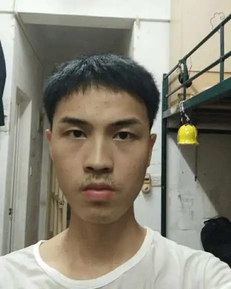 原创面相山根低鼻梁塌缺乏责任感没有主见易吃亏上当