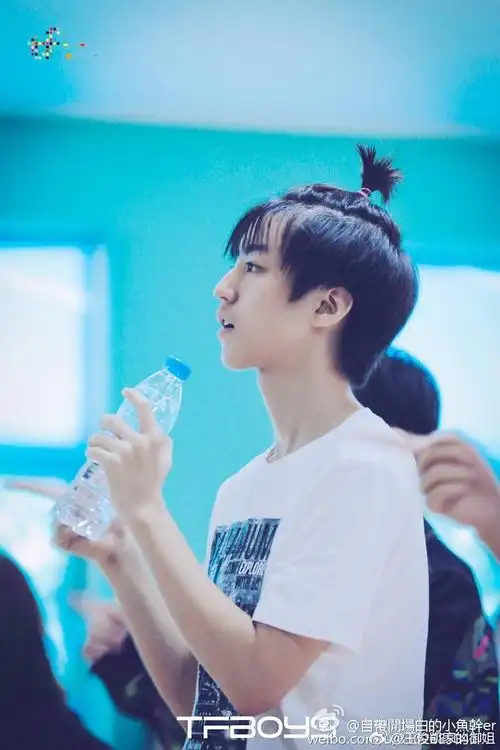 [王俊凯][分享]181021 王俊凯小啾啾特辑 嘟嘴卖萌霸气样样在行