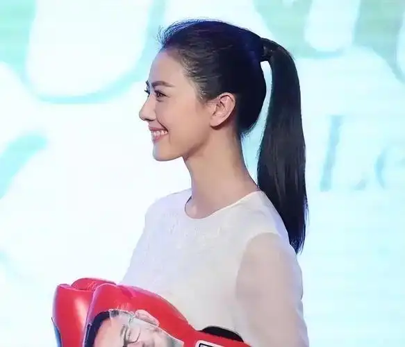 八字刘海高马尾中分2