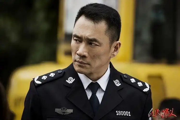 看王劲松"演警察"演技炸裂,我又爱上了这国内演员所演的刑侦剧