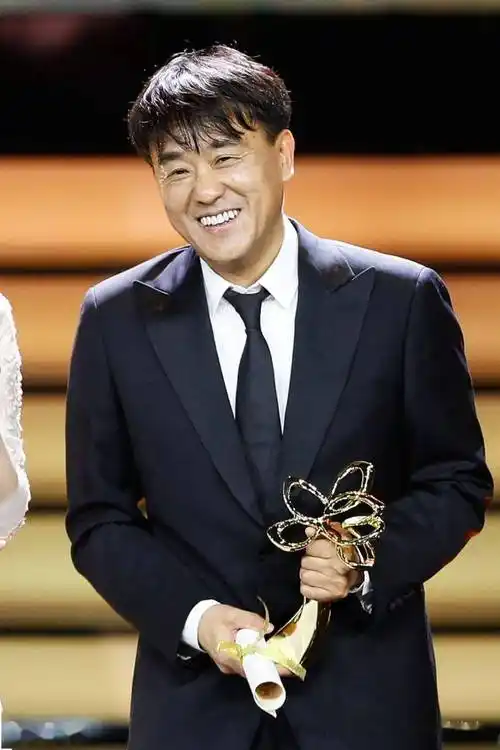 原创事实证明演员何冰娶白富美李海洋为妻是他这辈子最正确的决定