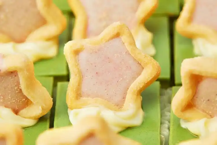 蛋糕特写平铺蛋糕小蛋糕星星饼干绿色蛋糕