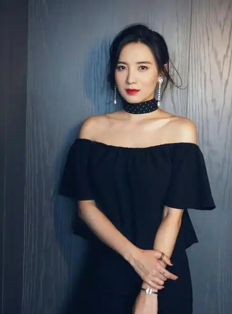 原创谁能抵挡得住宋佳这身材饱满性感韵味十足专业剖析其魅力何在