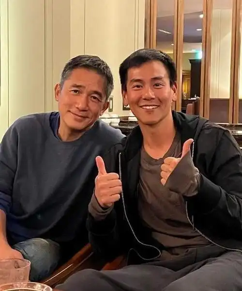 41岁彭于晏单身7年为爱犬捡排泄物还邀请路人喝饮料闲聊