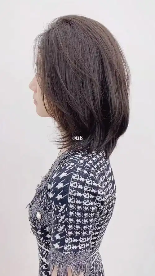 层次短发