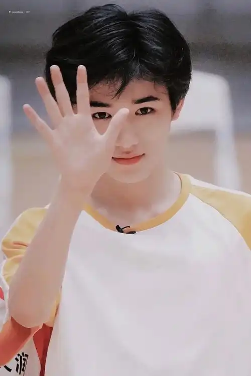 宋亚轩手控福利 (他的手是十八楼最好看的!