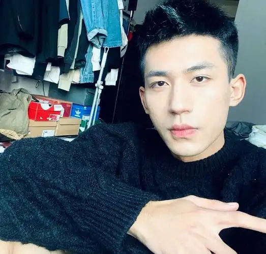 网恋对象发的,请问是网图吗