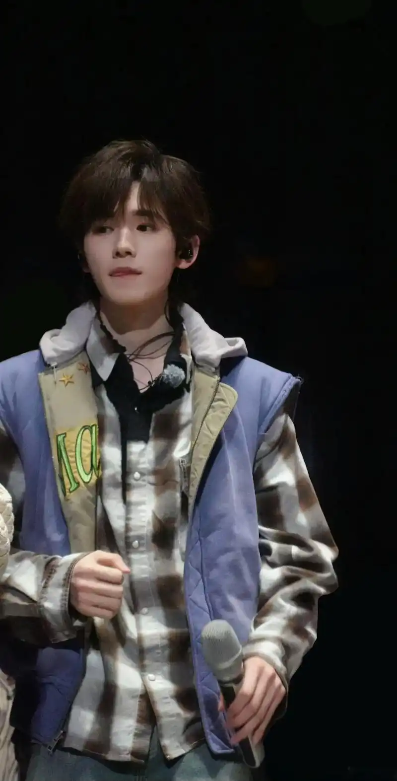 小宋微博更新的一组照片#宋亚轩 #宋亚轩声生不息 - 抖音