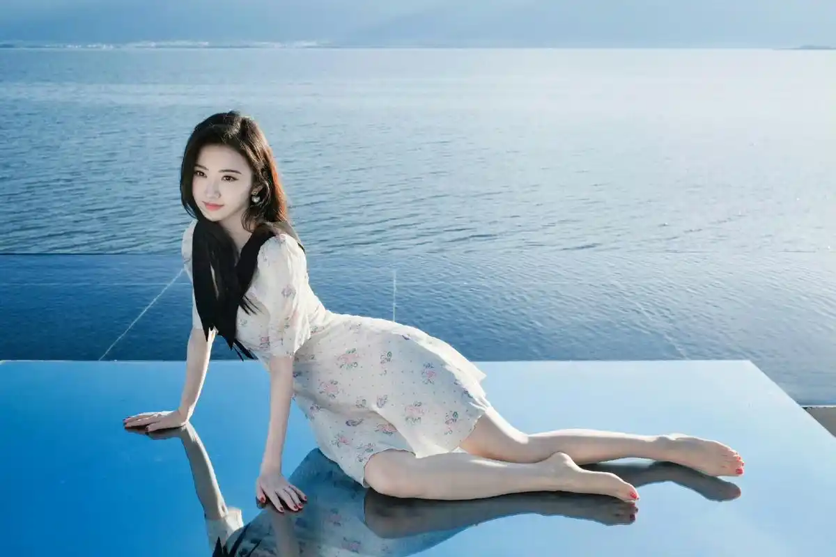 景甜美腿光脚丫[色][色] #景甜