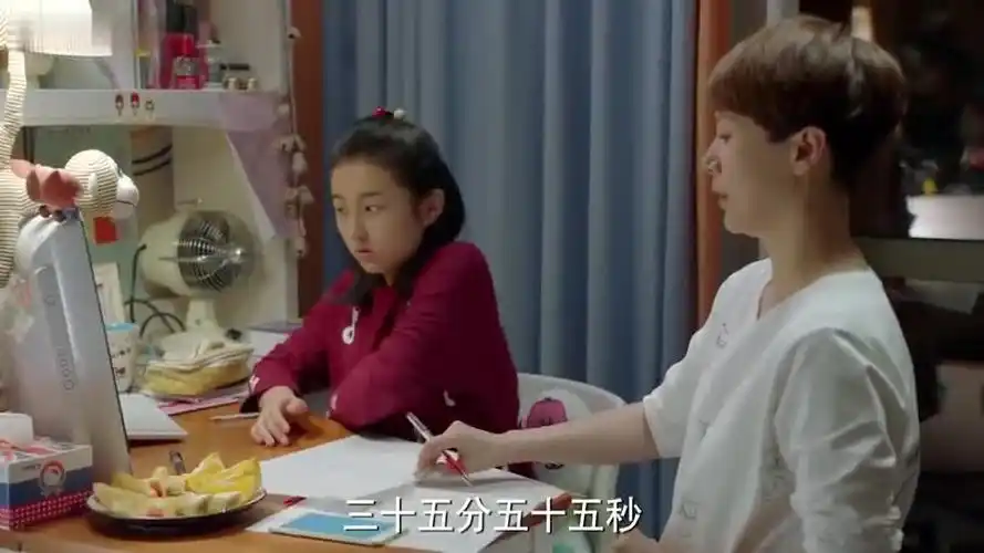 小别离:朵朵吃着饭都能睡着,爷爷奶奶怒了,方爸被训的