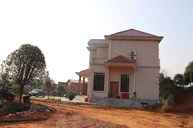 但是农村的房屋想要出售或者买卖,就涉及到