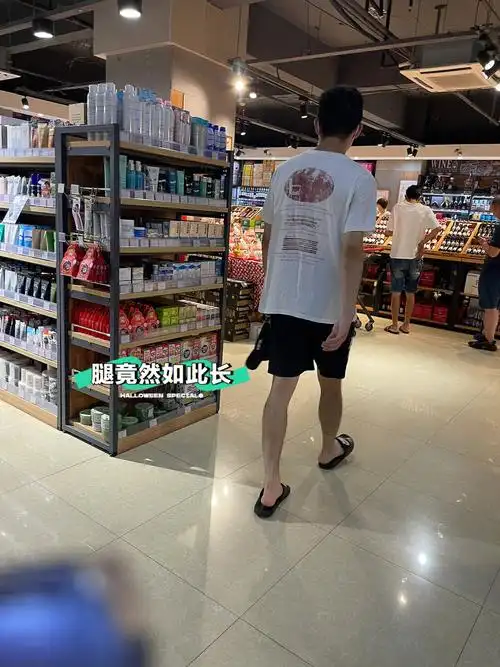 怎么看怎么觉得眼熟 忽然想起来这不是轩哥和楠哥么 想打招呼来着 怕