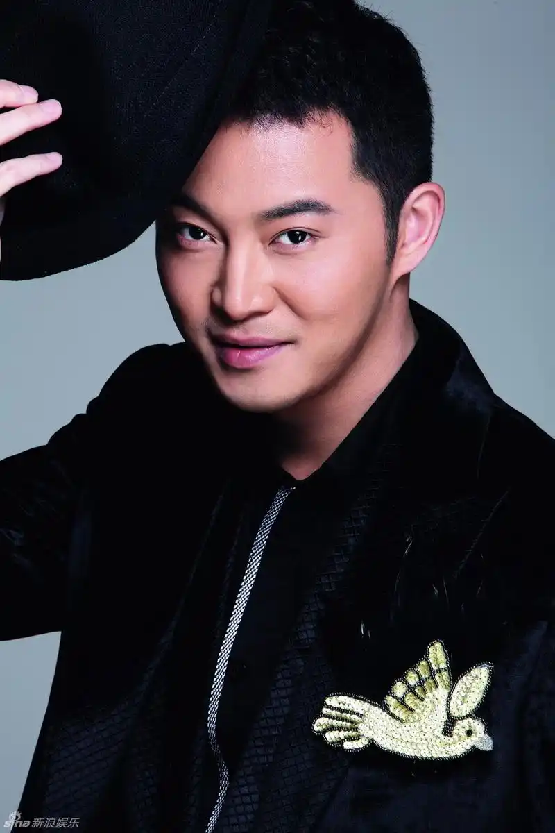 高清组图:沙溢写真散发熟男魅力 尽显沉稳温和 _高清图集_新浪网